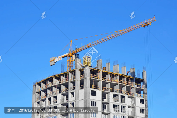 建筑起重機和建筑在藍天建設(shè)