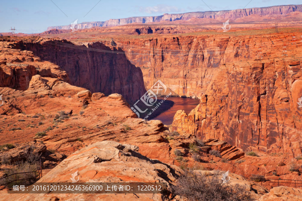 電力線跨越科羅拉多河的亞利桑那州格蘭峽谷大壩-匯圖網(wǎng) www.fosd68.com 電力線跨越科羅拉多河的亞利桑那州格蘭峽谷大壩
