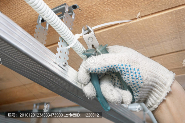 生成器奠定了電氣布線(xiàn)