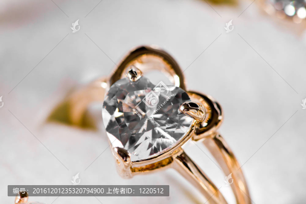 黃金戒指和鉆石