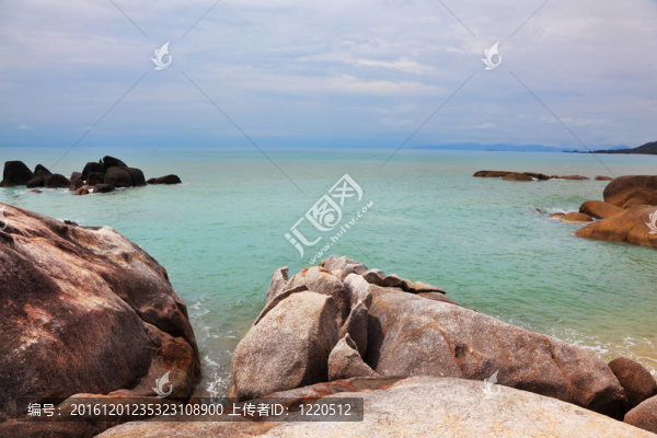 沿海峭壁。蘇梅島