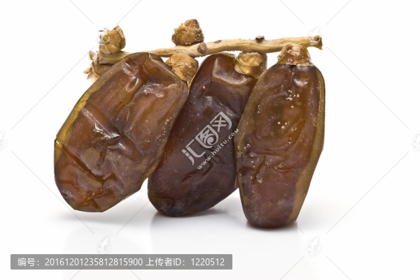 有三個(gè)日期的棕櫚枝。