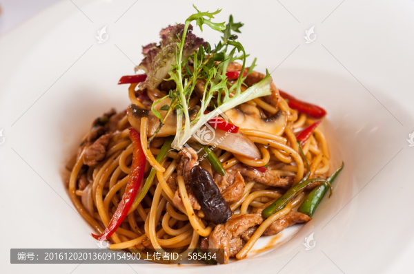 黑椒牛柳炒意粉