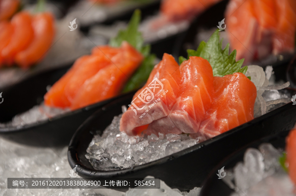 三文魚(yú)刺身