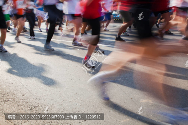 跑得快；馬拉松