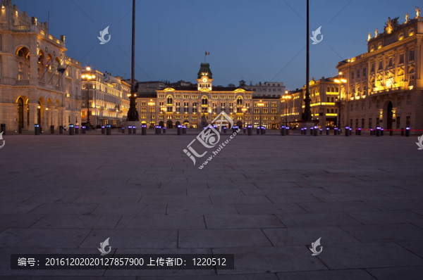 廣場的單位？Italia；的里雅斯特