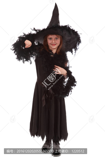 女巫穿著黑色的衣服和帽子