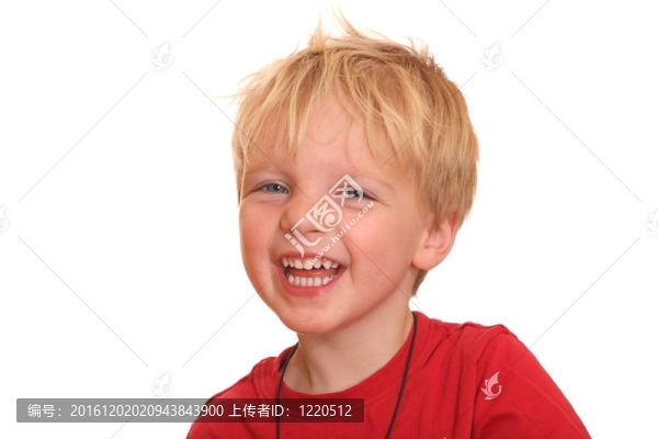 笑的男孩
