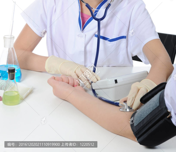 用聽診器