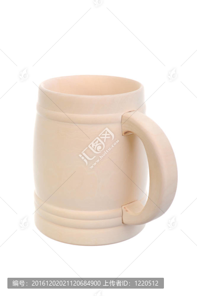 木制啤酒杯的形象