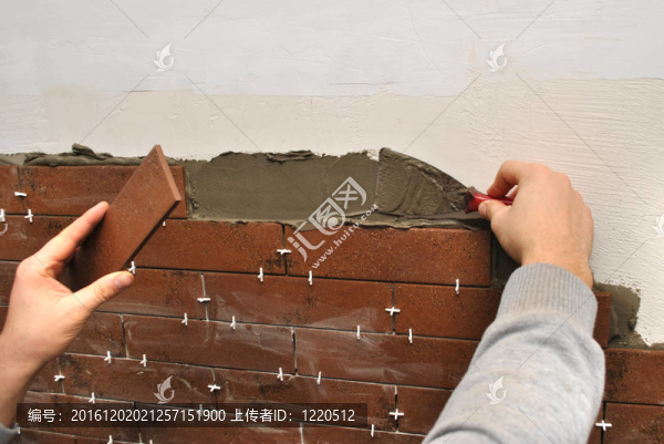 鋪設(shè)瓷磚