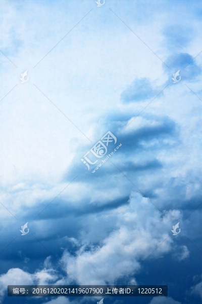 戲劇性的天空黑暗的烏云