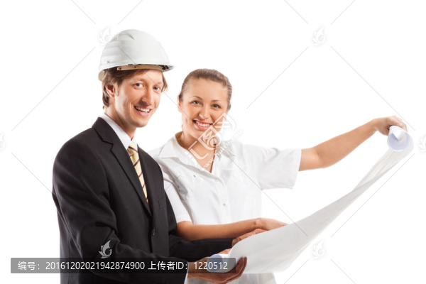 戴著硬帽子和同事的建筑師