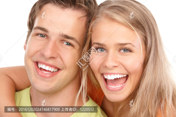 戀愛中的年輕夫婦