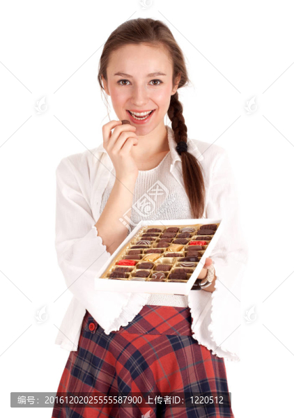年輕女子手持巧克力盒肖像