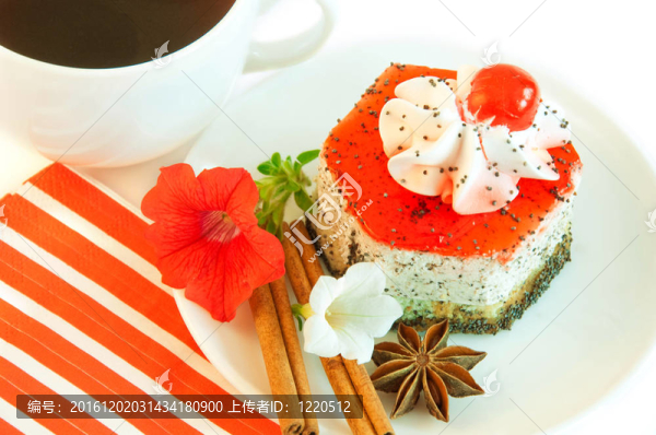 一杯咖啡和美味的蛋糕在白色背景