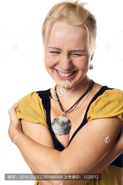 笑的年輕女人