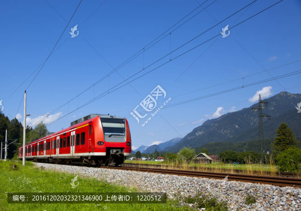 列車在阿爾卑斯山