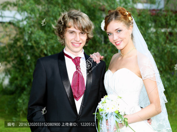 拍攝年輕夫婦進(jìn)入婚姻
