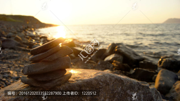 在海岸的小石子