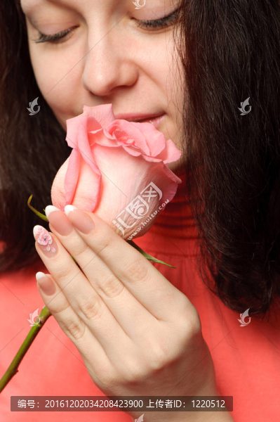 一個女人的玫瑰特寫