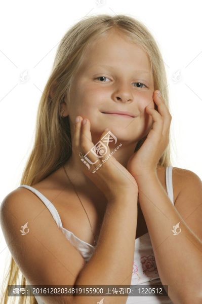 金發(fā)女郎特寫吸引女孩的畫像
