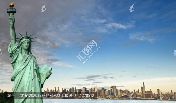 紐約市的地平線在河的上空