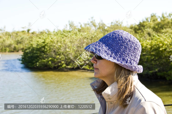自然女人的輪廓