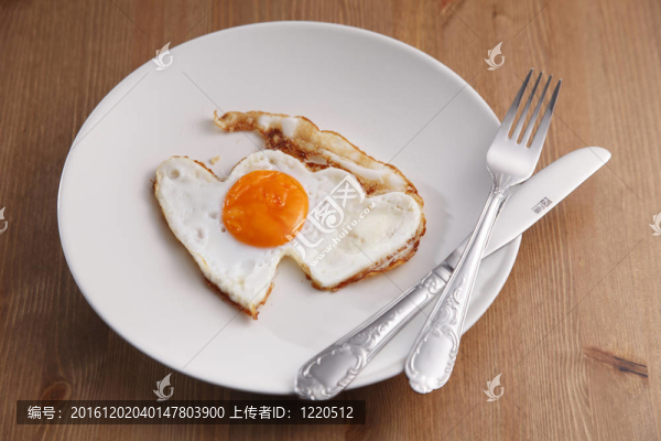 心形煎雞蛋