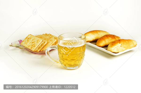 糕點(diǎn)和啤酒