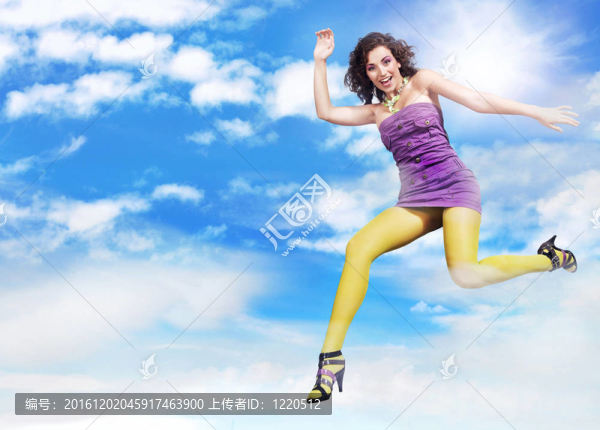 快樂的黑發(fā)美女笑；復制很多空間