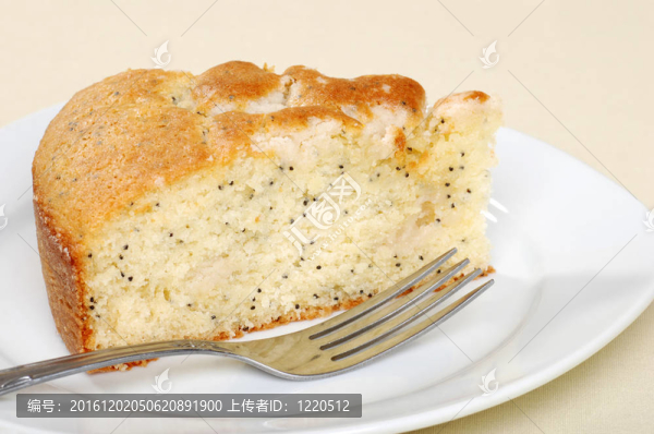 一片檸檬罌粟籽蛋糕