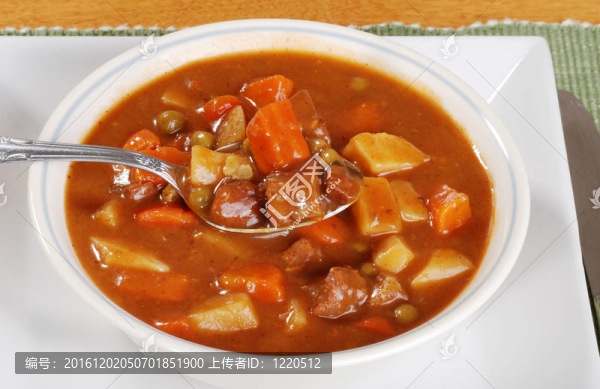 對紅燴牛肉勺