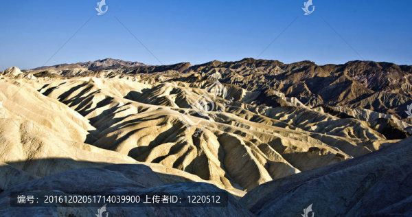 多色砂巖中的如畫柔和波。死亡谷；Zabriski,-日落點(diǎn)
