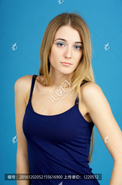 可愛的年輕女人的肖像