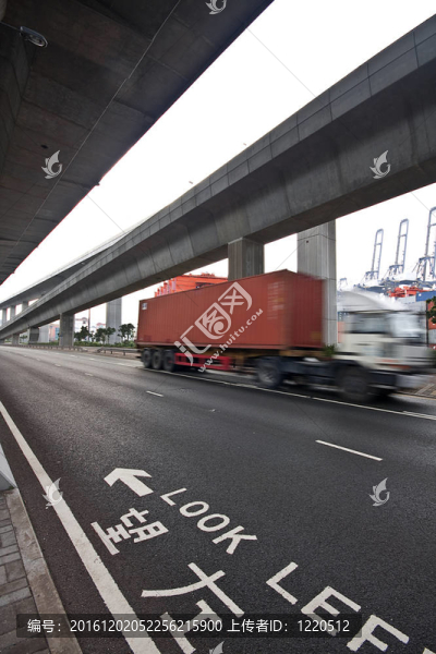 高速集裝箱車下立交橋