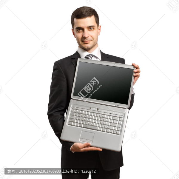 商人手里拿著打開的筆記本電腦