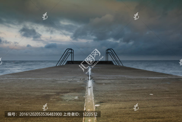 混凝土橋墩