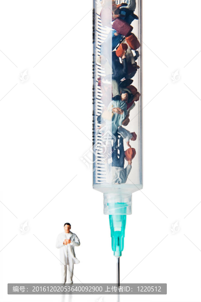 放在注射器的雕像。