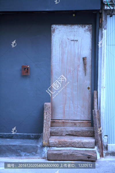 藍(lán)色的門