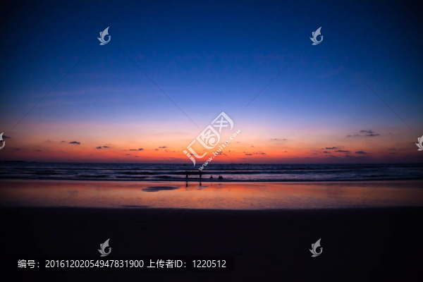 海灘上的日落或日出