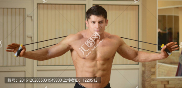 肌肉男