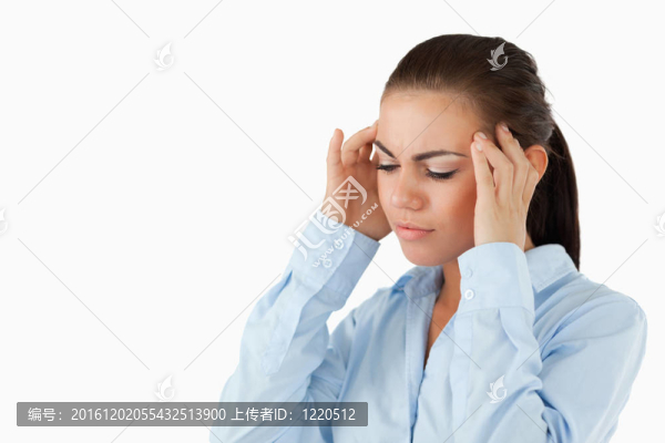 商人揉太陽穴