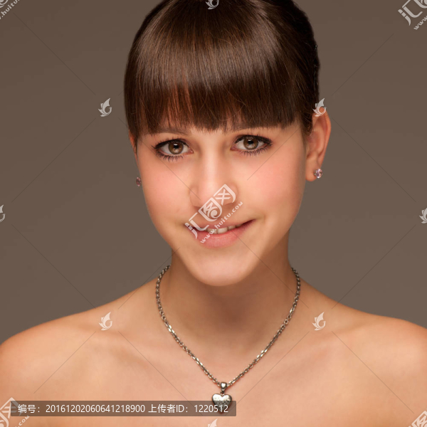 美女寫真可愛快樂的年輕黑人女孩分離