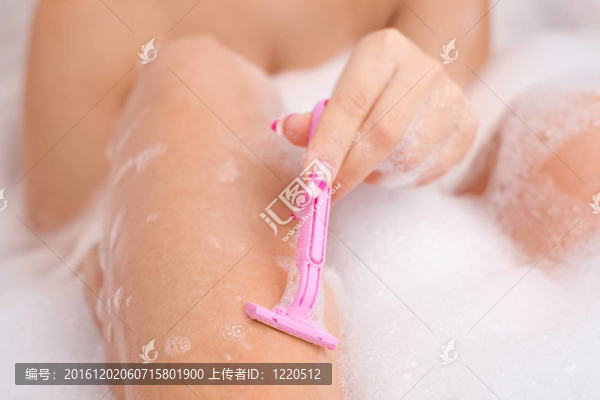 女人剃腿