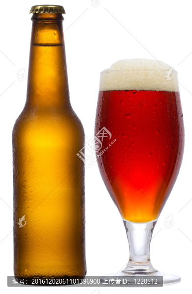 一瓶啤酒和一杯啤酒