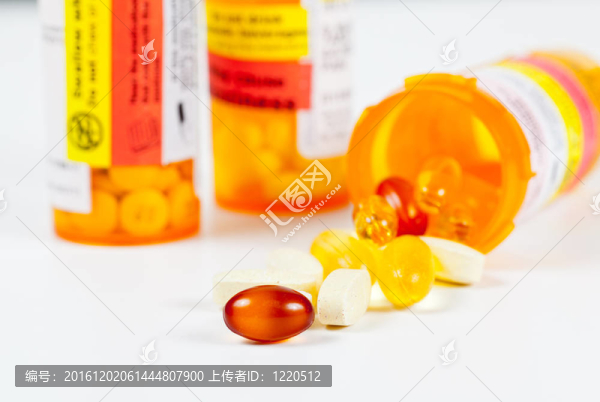處方瓶溢出的維生素