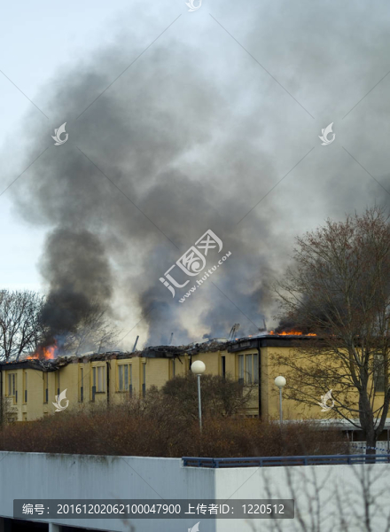 公寓樓著火了
