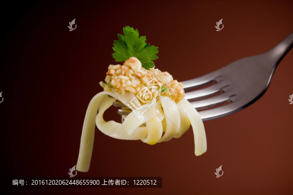 核桃青醬義大利面