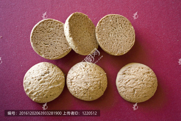 堆餅干